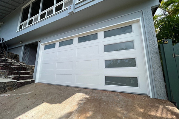 image of residential aluminum garage door by Raynor