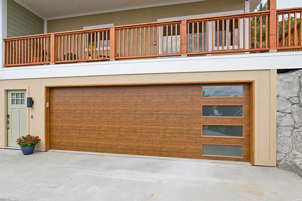 image of residential aluminum garage door by Raynor