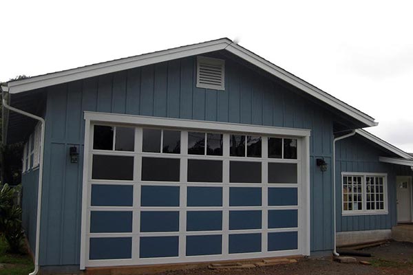 image of aluminum residential garage door Raynor