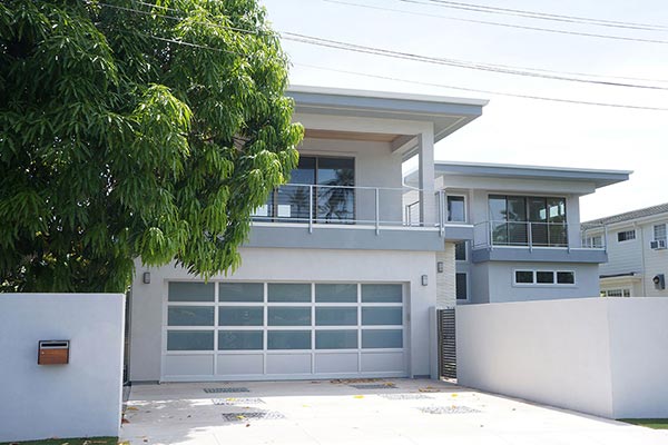 image of residential aluminum garage by Raynor