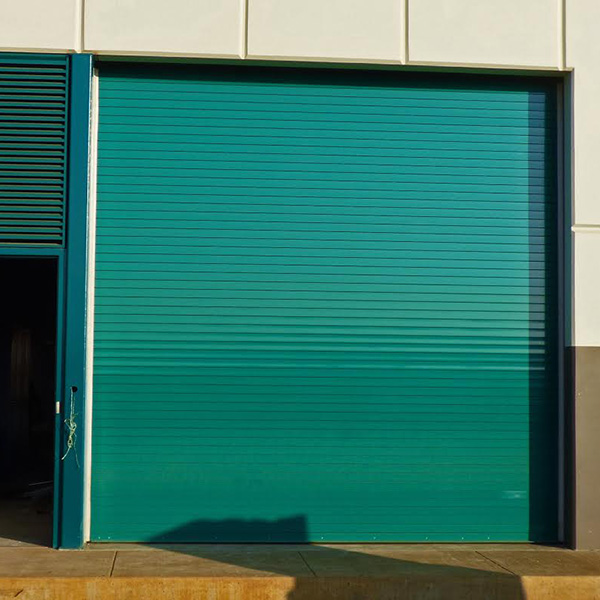 Raynor Commercial gate