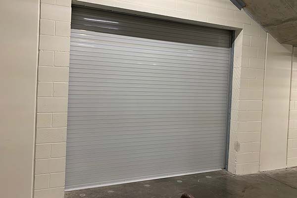 image of commercial garage door by Raynor Hawaii
