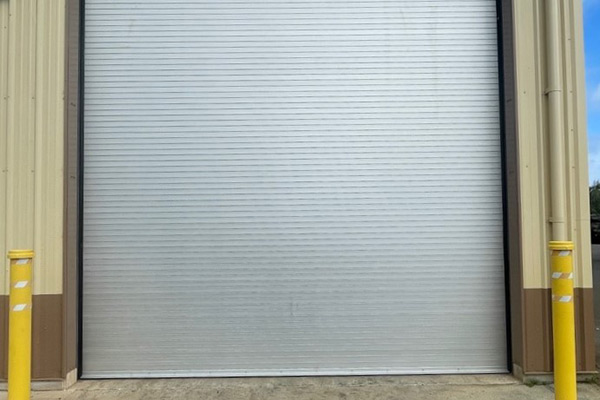 image of commercial Duracoil roll-up door by Raynor Hawaii Overhead Doors