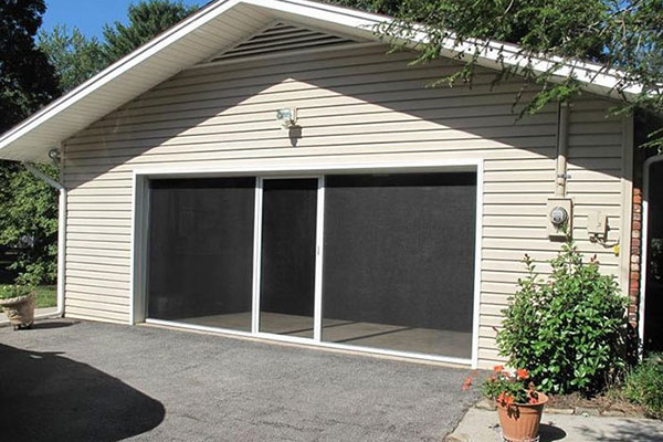 image of lifestyly garage screen on home