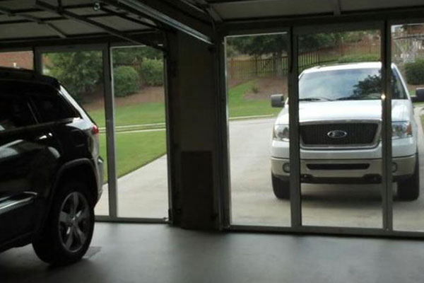 image of lifestyly garage screen on home