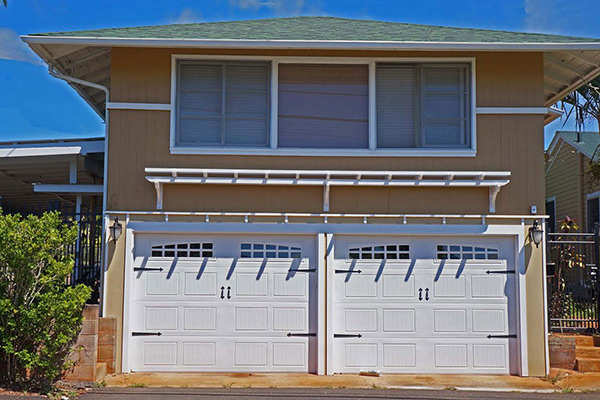 image of steel residential garage door Raynor