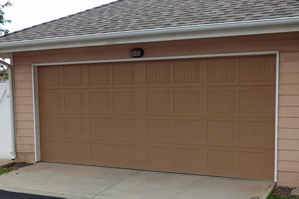 image of steel residential garage door Raynor