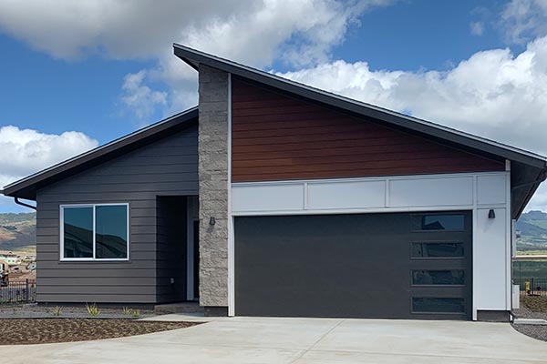 image of steel residential garage door Raynor