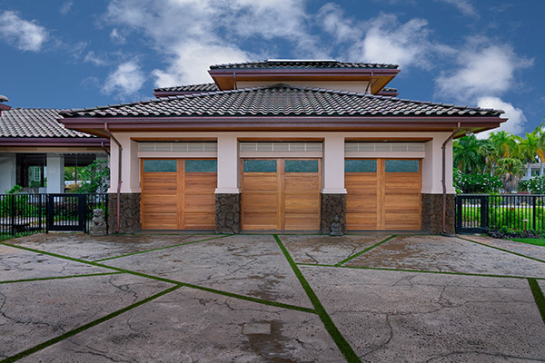image of residential wood garage door by Raynor